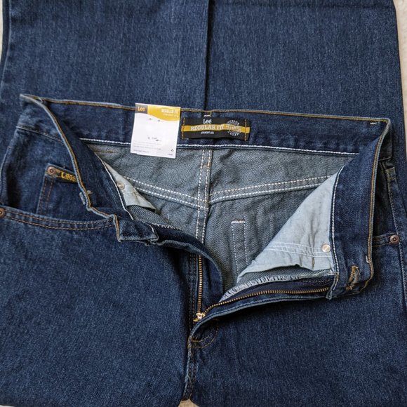 Lee Men's Regular Fit Straight Leg Jeans - Picture 6 of 6